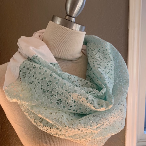 Mint lace and jersey infinity scarf - Picture 1 of 2